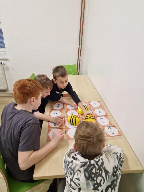 Bee-Boti ve 3. ročníku